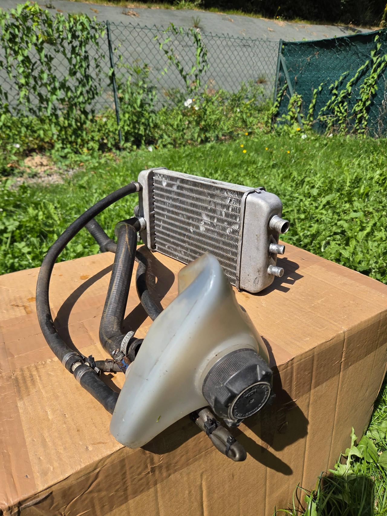 Radiateur + Vase Derbi Gilera