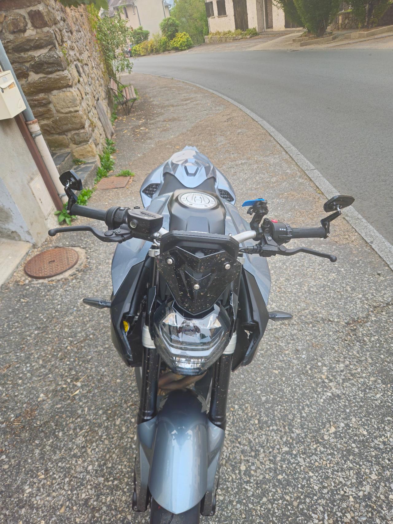 BMW F900R 2023 Bluestone – 1re main