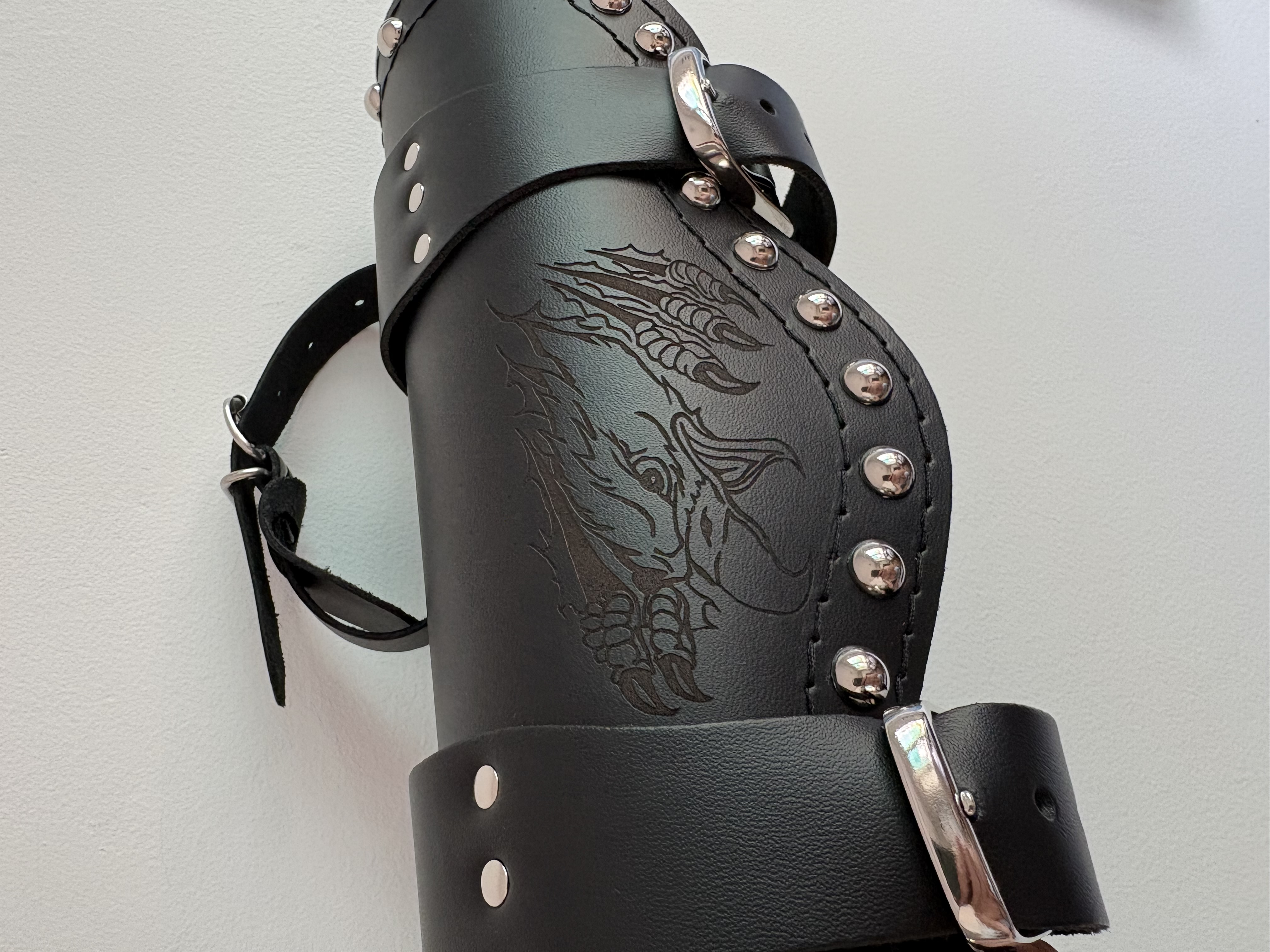 Sacoche moto en cuir naturel insigne Aigle gravé - NEUVE