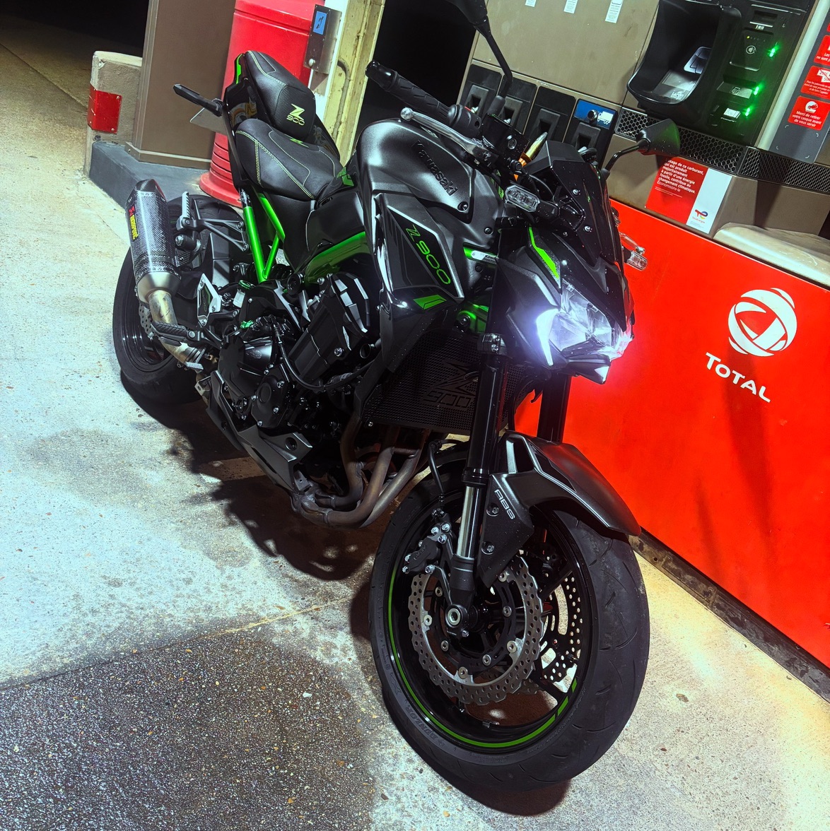 Enzzo_Z900