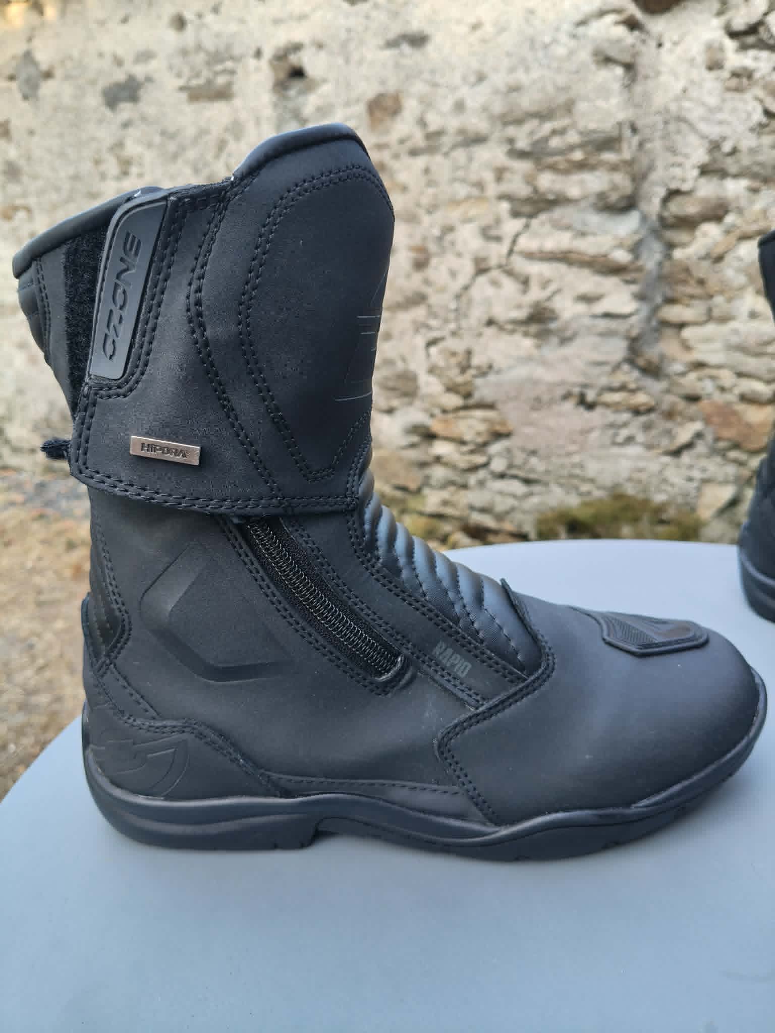 Bottes moto Ozone Rapid Hipora T38 – Comme neuves (portées 2 fois)