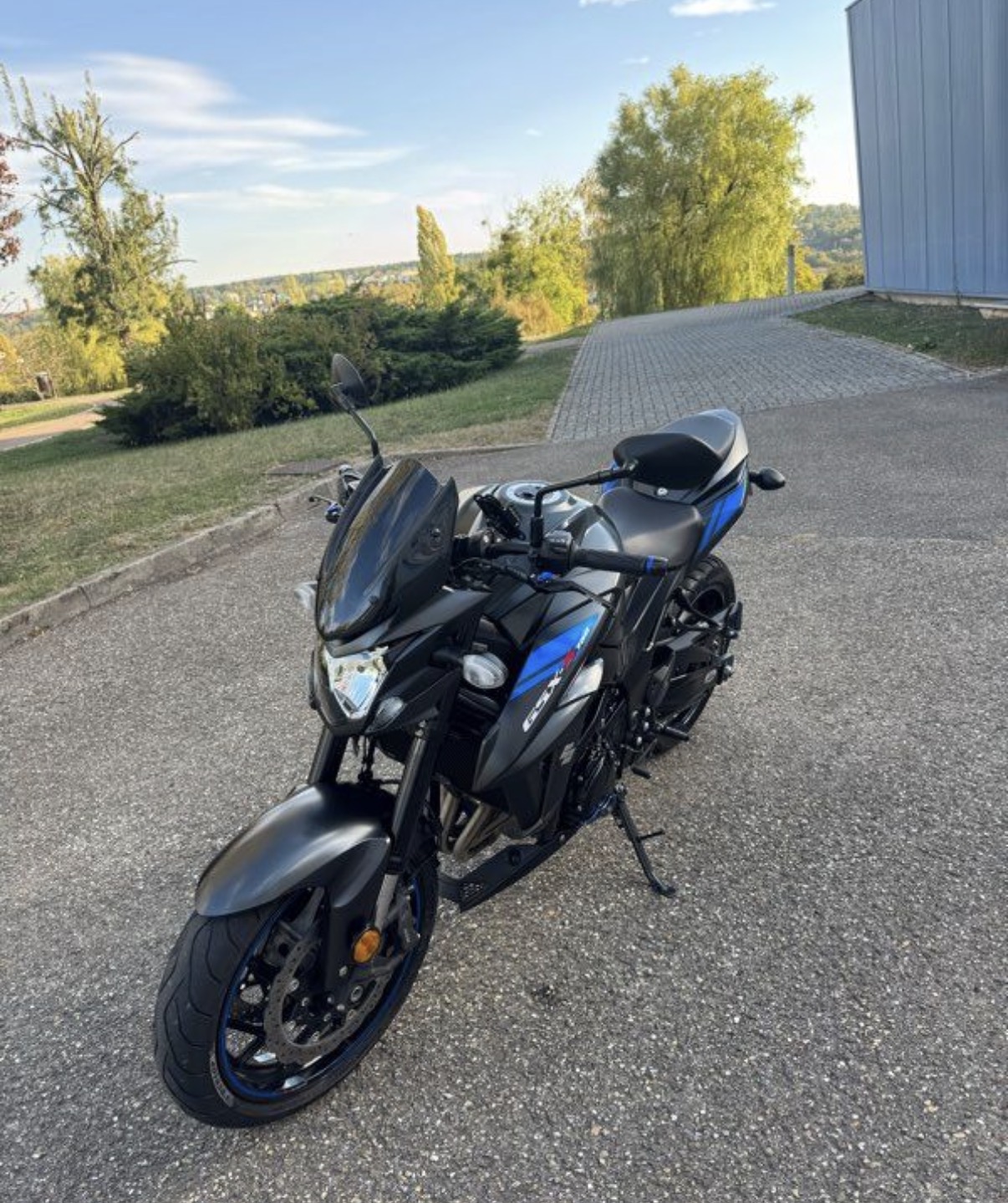 Suzuki gsx-s 750